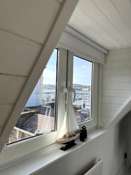 Luxury Detached House In Marina *