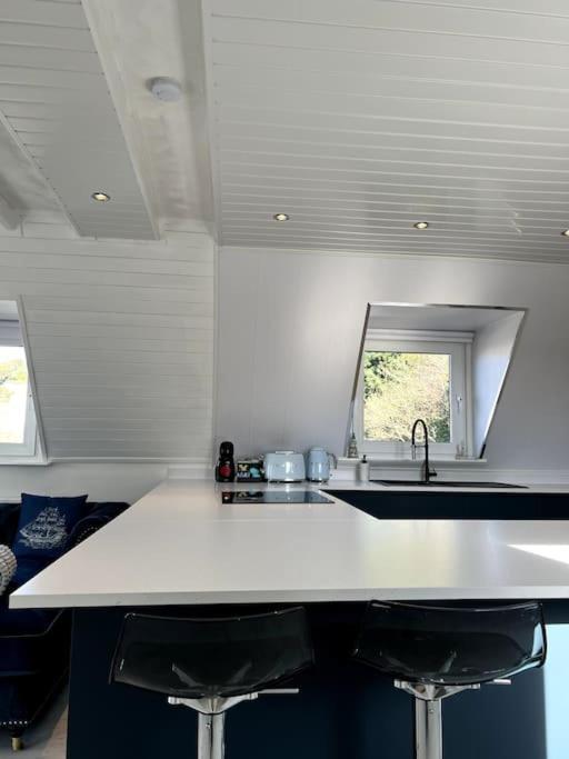 Luxury Detached House In Marina *